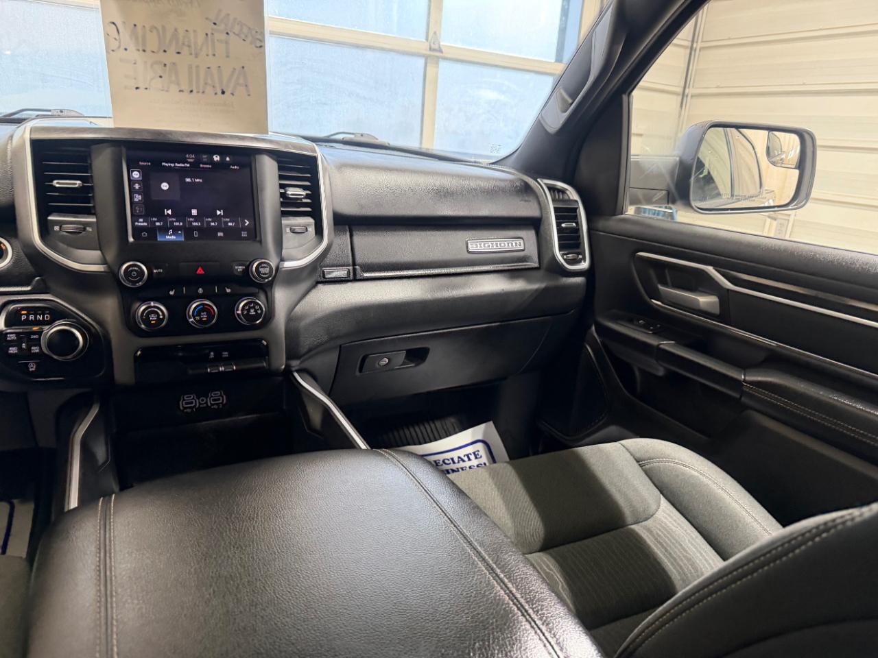 RAM 1500 Big Horn 4x4 Crew Cab 5'7" Box 2023