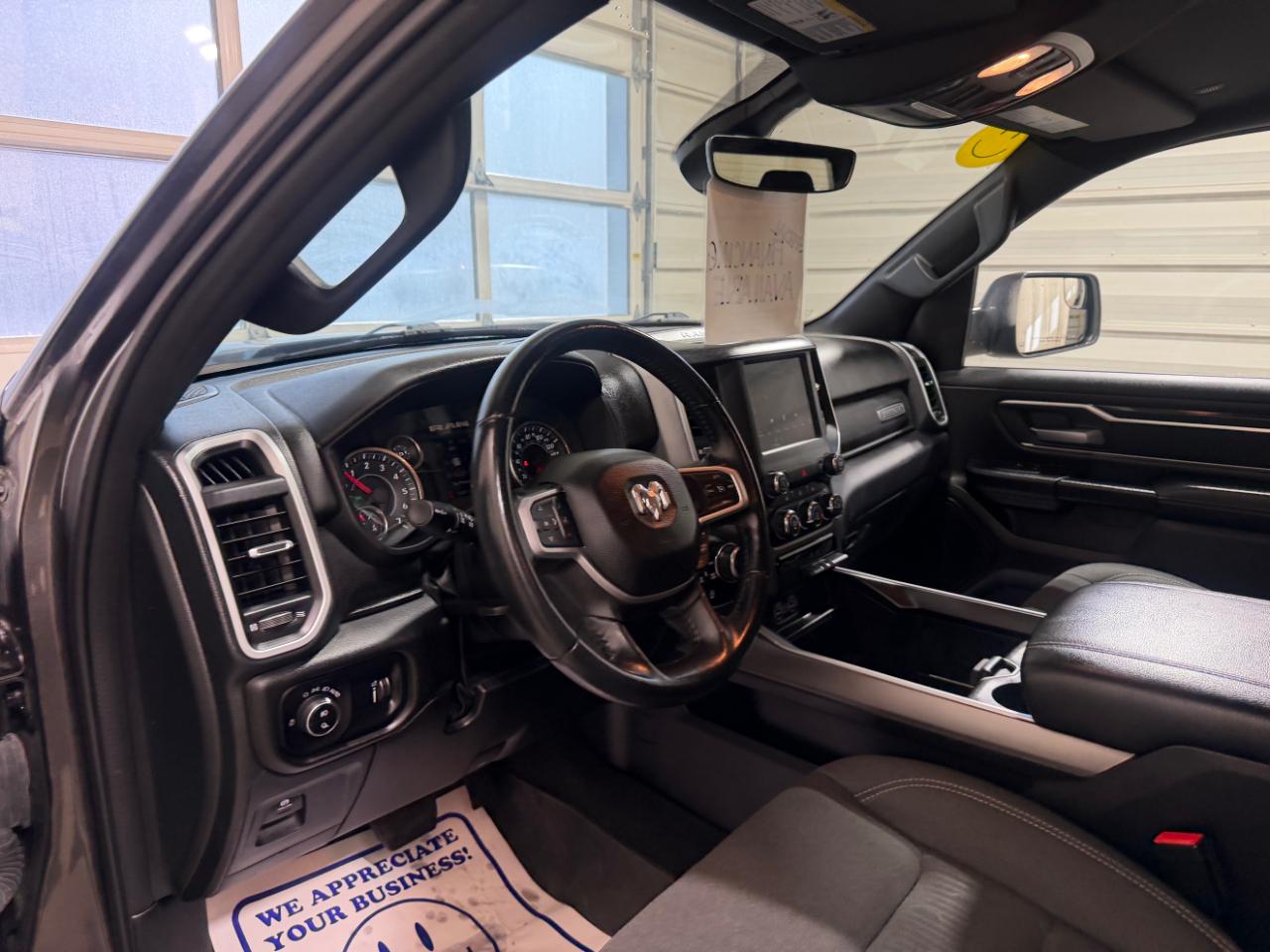 RAM 1500 Big Horn 4x4 Crew Cab 5'7" Box 2023