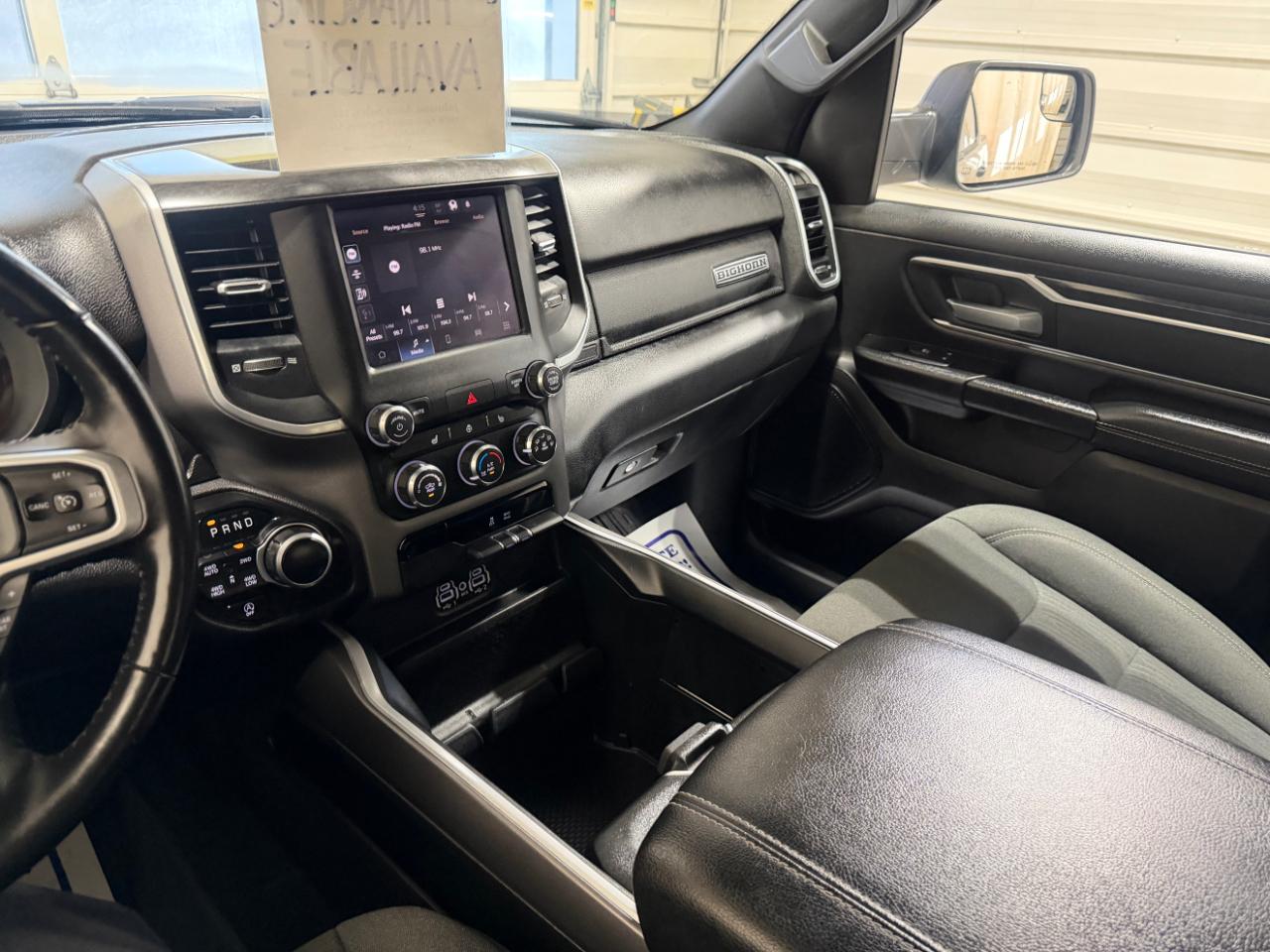RAM 1500 Big Horn 4x4 Crew Cab 5'7" Box 2023