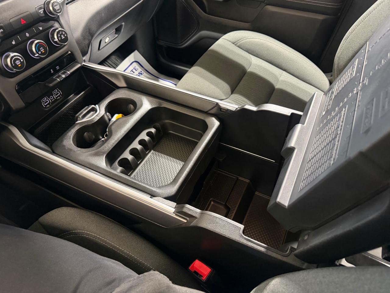 RAM 1500 Big Horn 4x4 Crew Cab 5'7" Box 2023