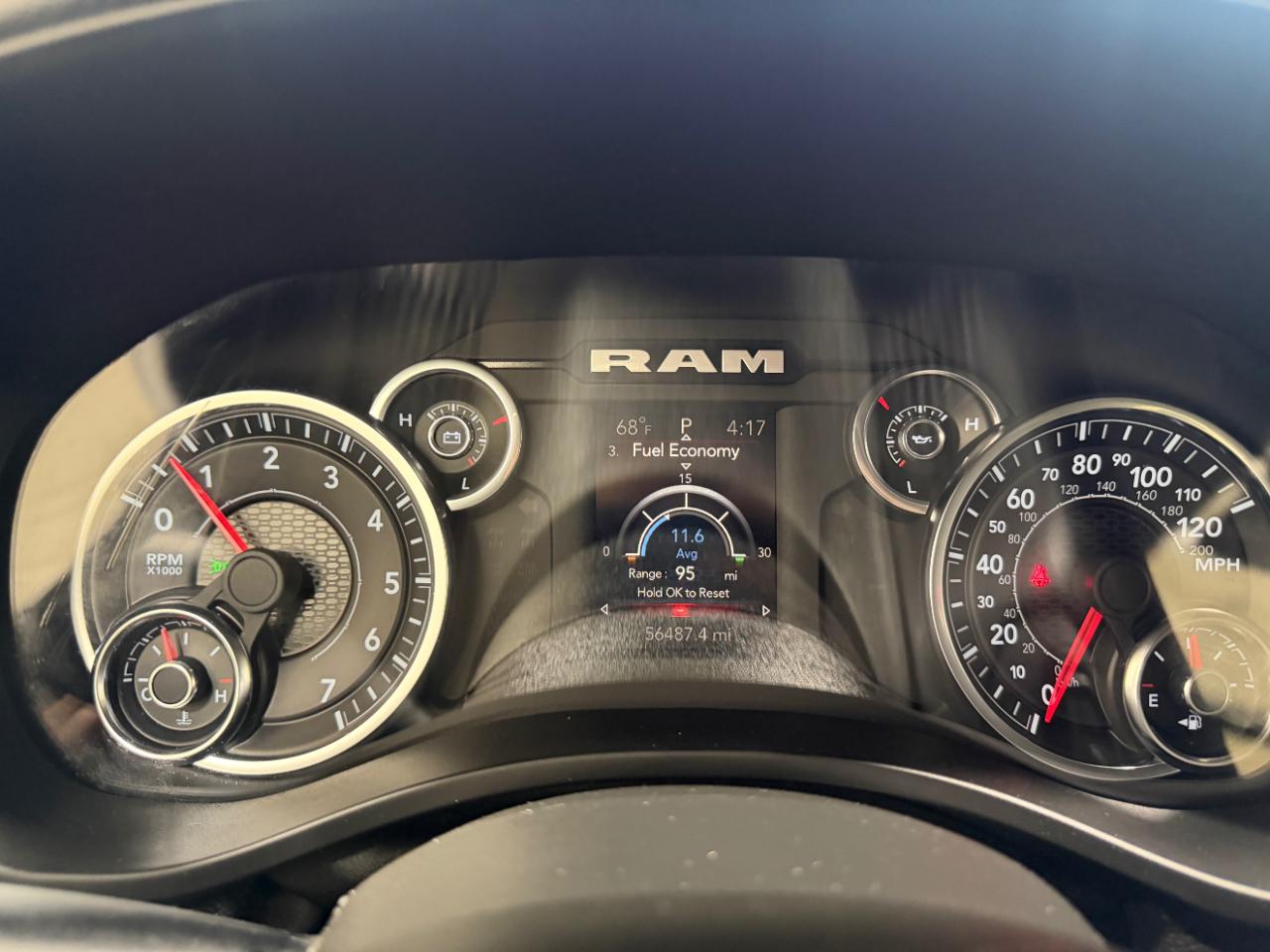 RAM 1500 Big Horn 4x4 Crew Cab 5'7" Box 2023