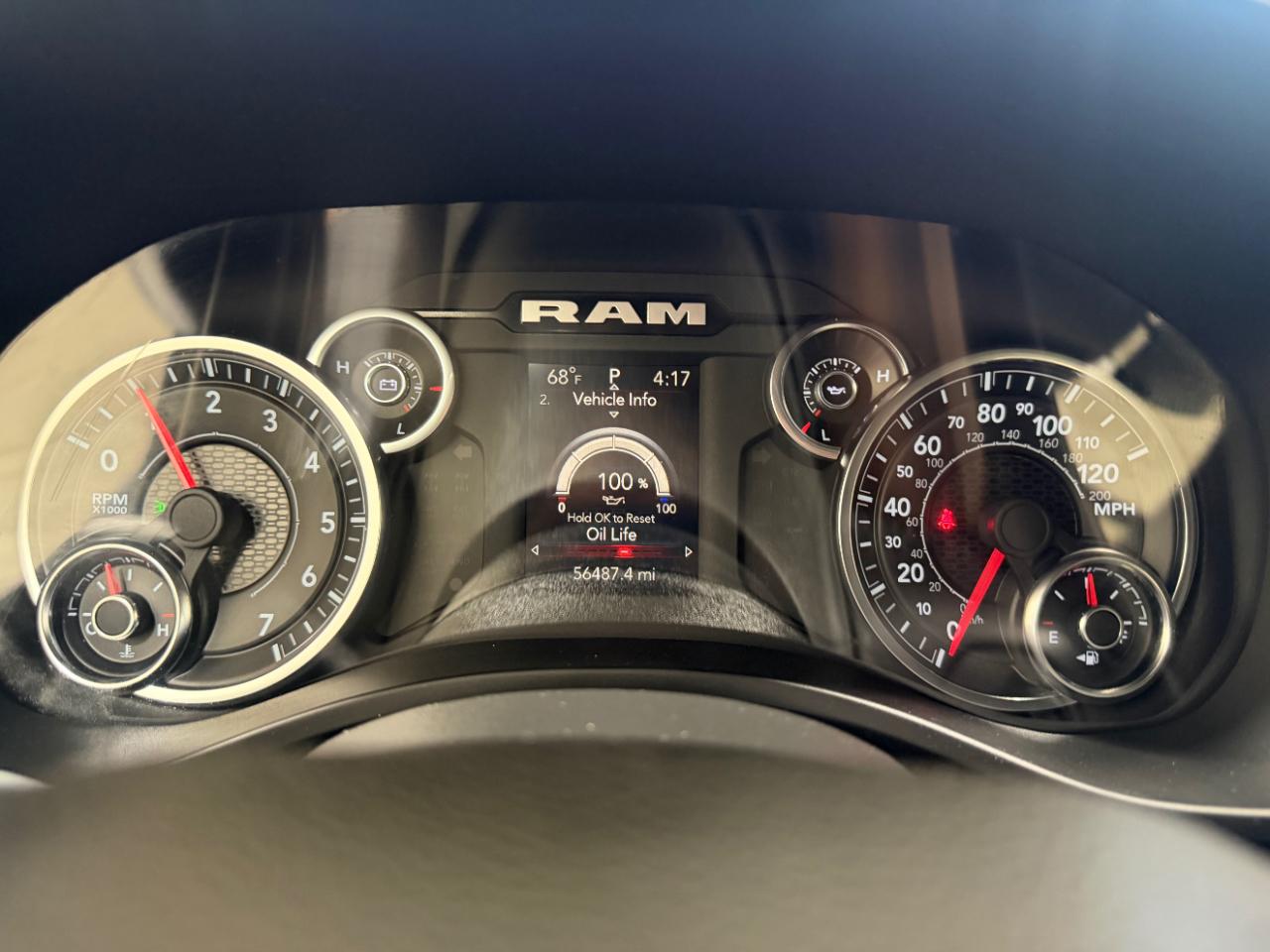 RAM 1500 Big Horn 4x4 Crew Cab 5'7" Box 2023