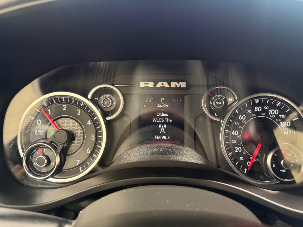 RAM 1500 Big Horn 4x4 Crew Cab 5'7" Box 2023