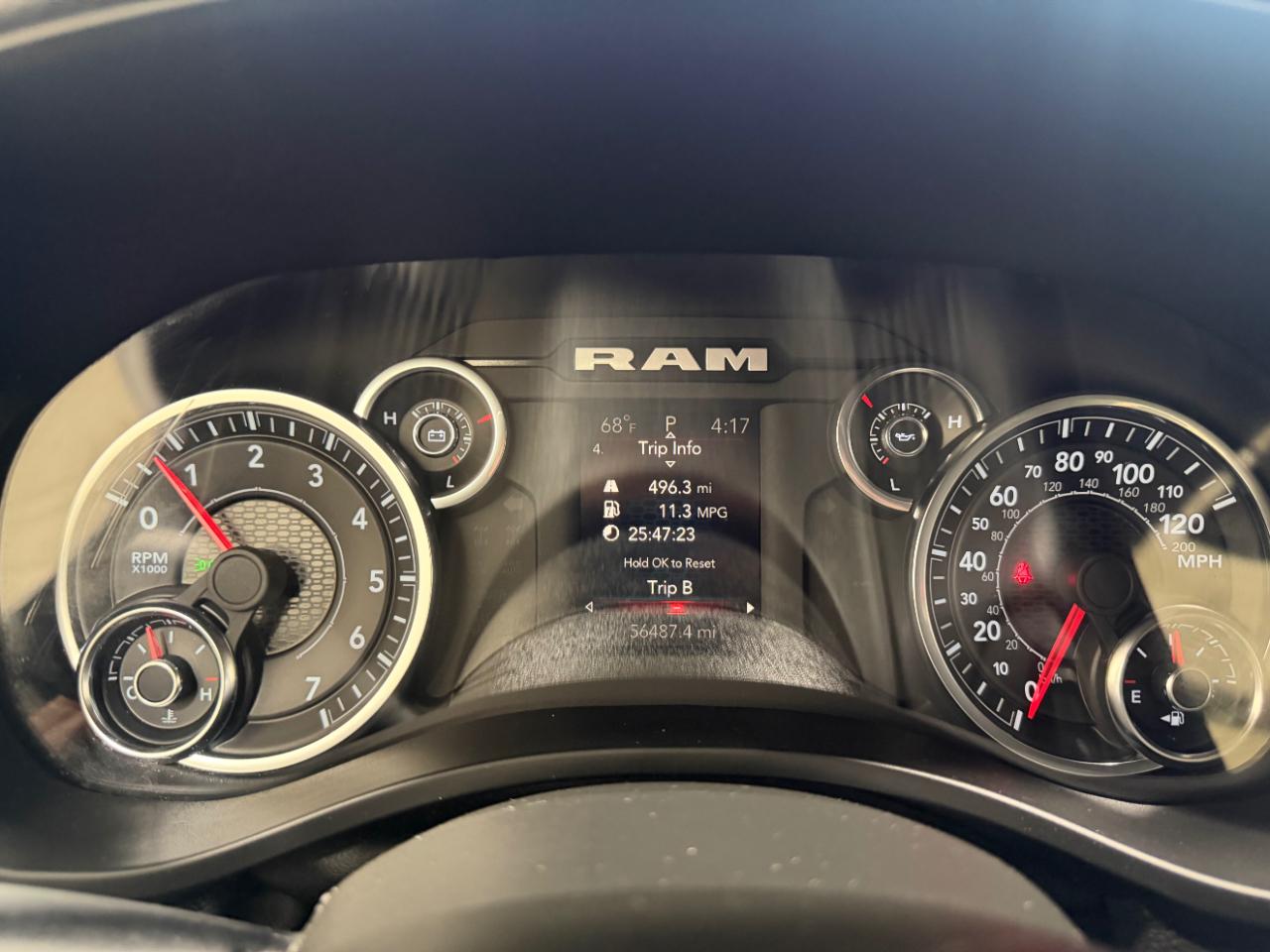 RAM 1500 Big Horn 4x4 Crew Cab 5'7" Box 2023