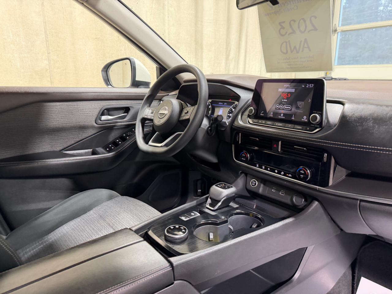 Nissan Rogue AWD SV *Ltd Avail* 2023