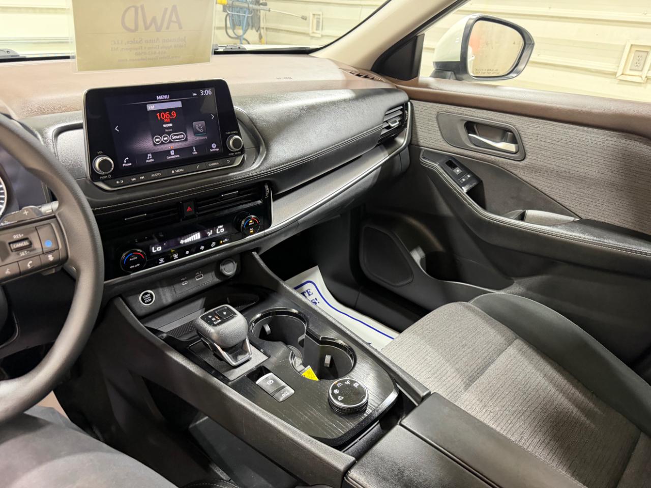 Nissan Rogue AWD SV *Ltd Avail* 2023