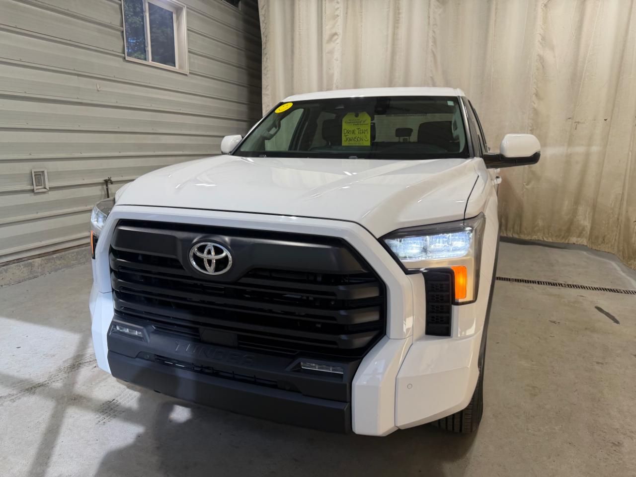 Toyota Tundra 4WD SR5 CrewMax 5.5' Bed (Natl) 2023