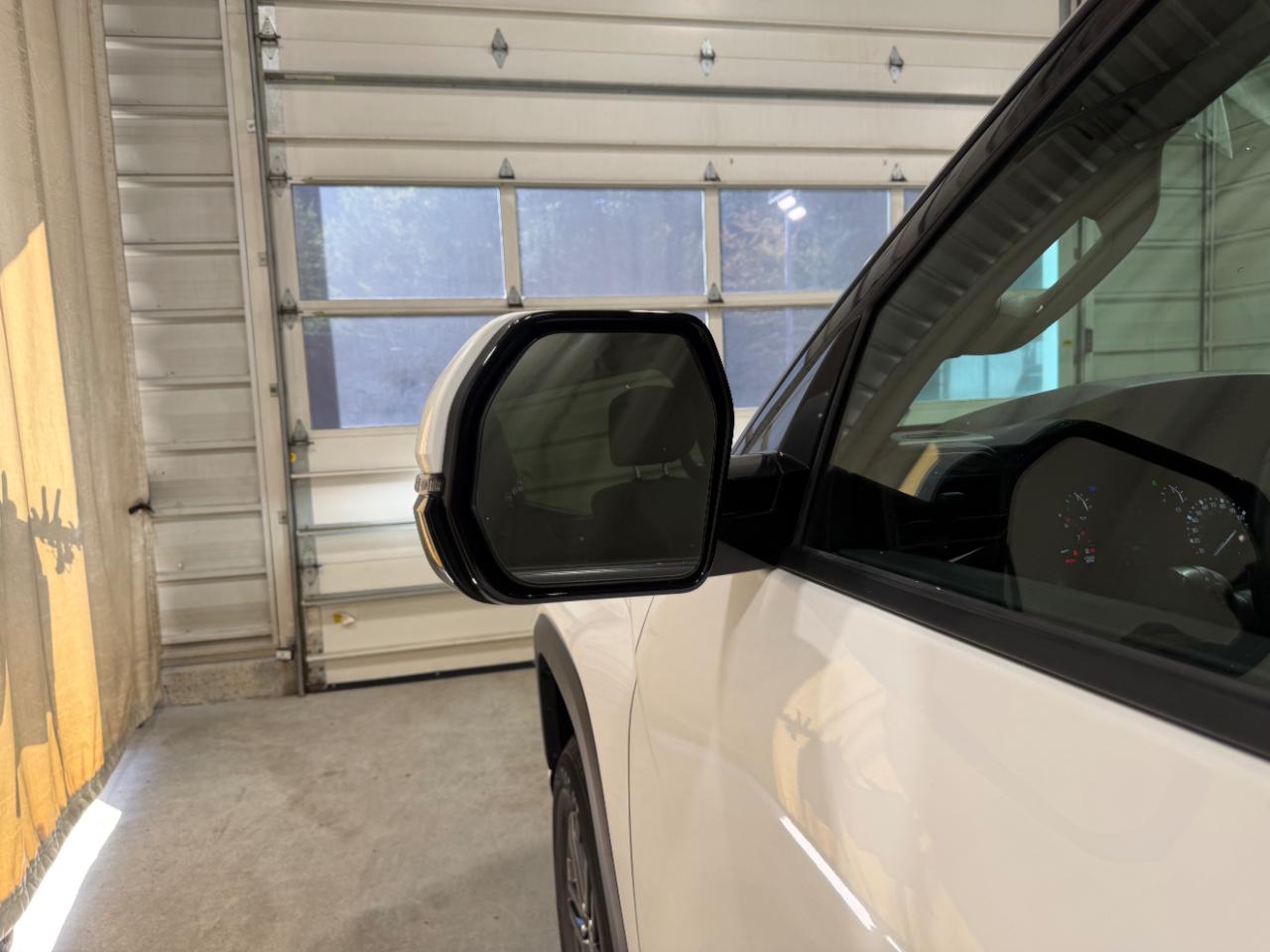 Toyota Tundra 4WD SR5 CrewMax 5.5' Bed (Natl) 2023