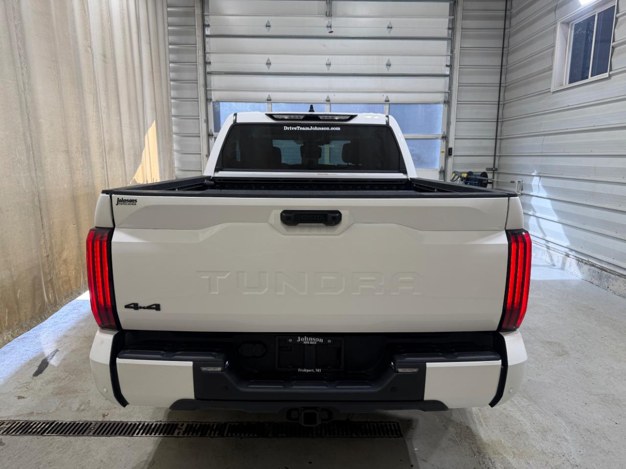 Toyota Tundra 4WD SR5 CrewMax 5.5' Bed (Natl) 2023