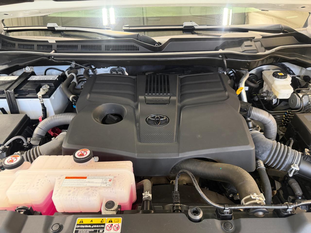Toyota Tundra 4WD SR5 CrewMax 5.5' Bed (Natl) 2023