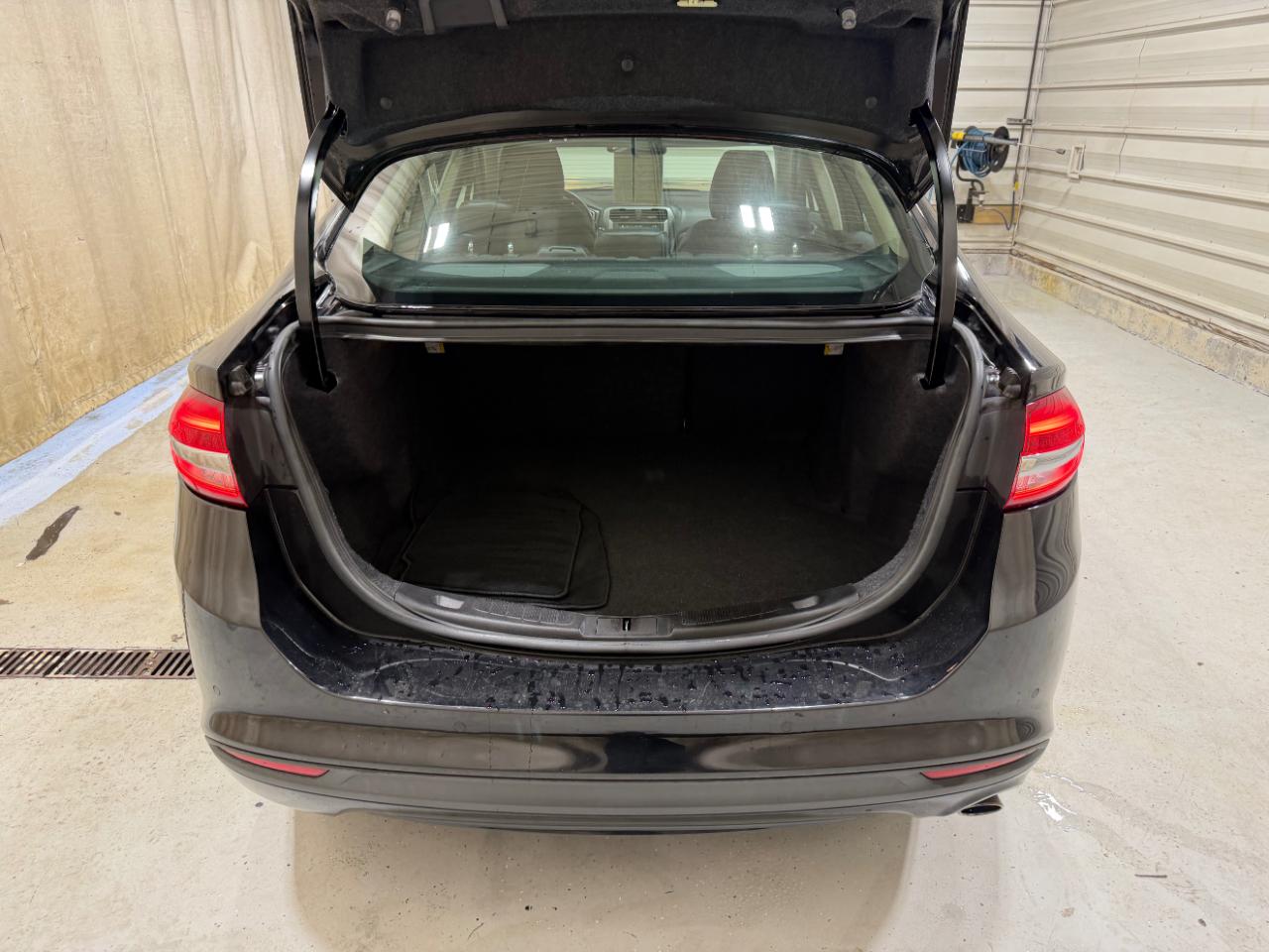 Ford Fusion SE FWD 2017