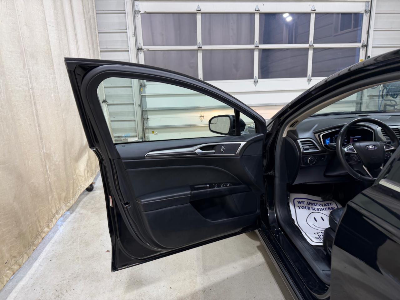 Ford Fusion SE FWD 2017