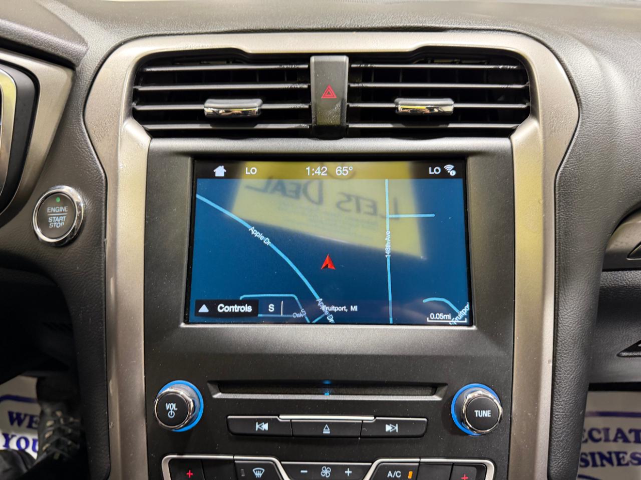 Ford Fusion SE FWD 2017