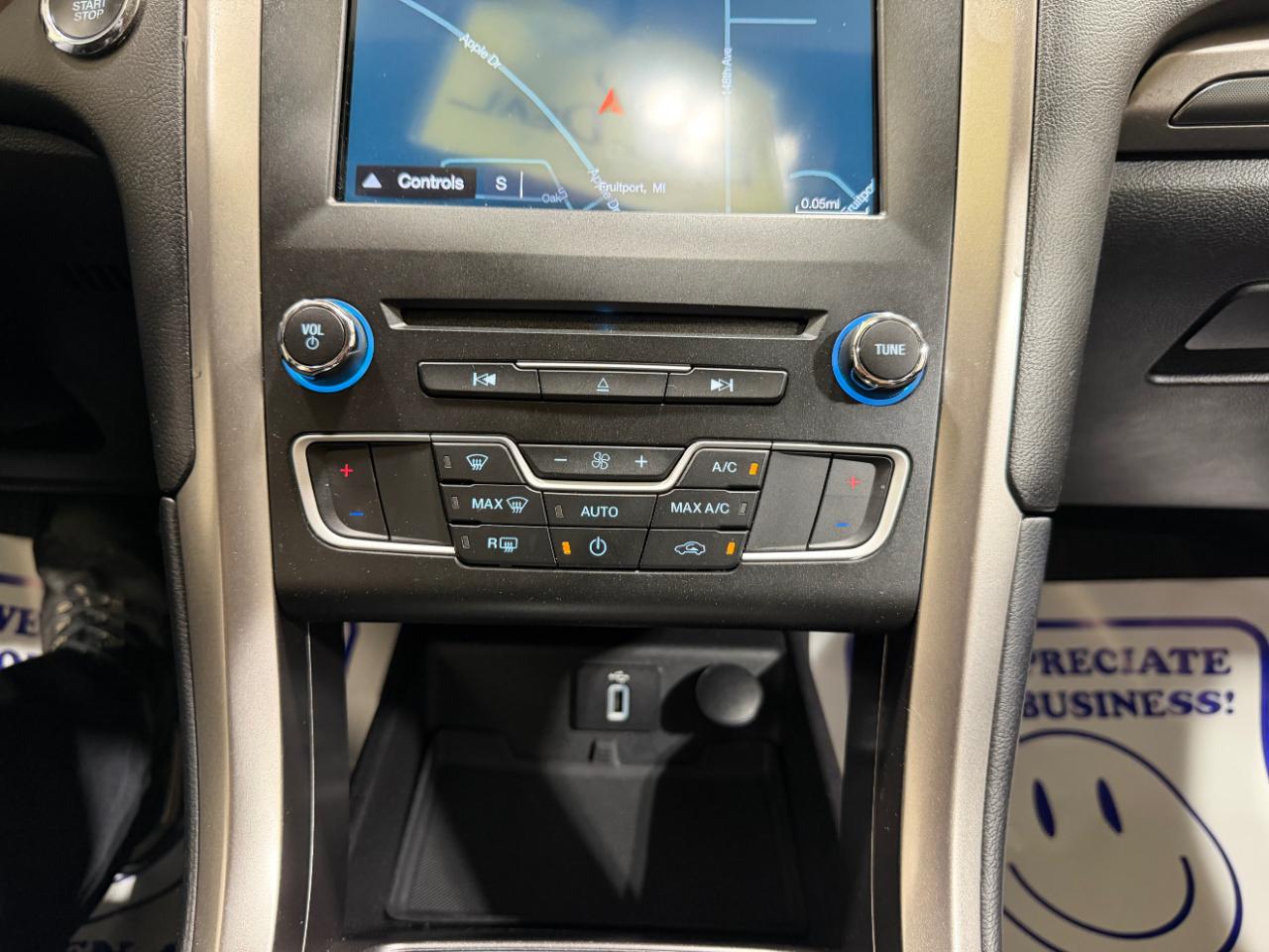 Ford Fusion SE FWD 2017