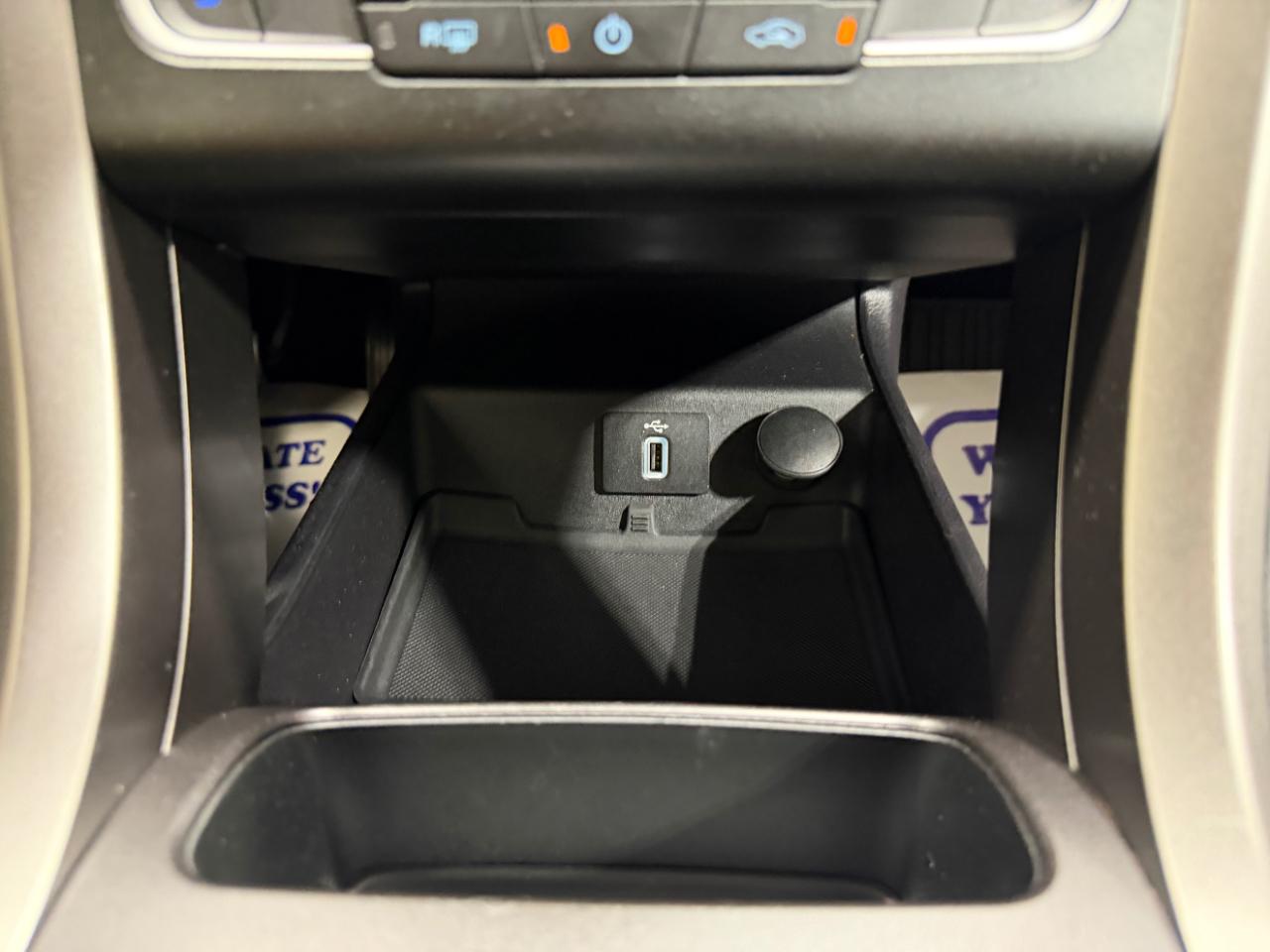 Ford Fusion SE FWD 2017