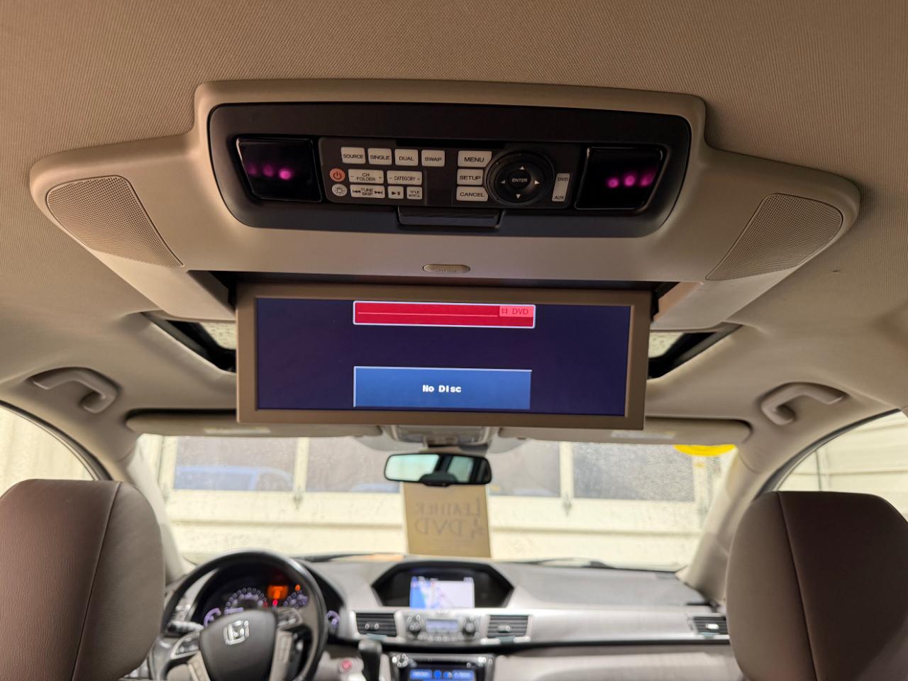 Honda Odyssey Touring w/ Nav System and DVD 2014
