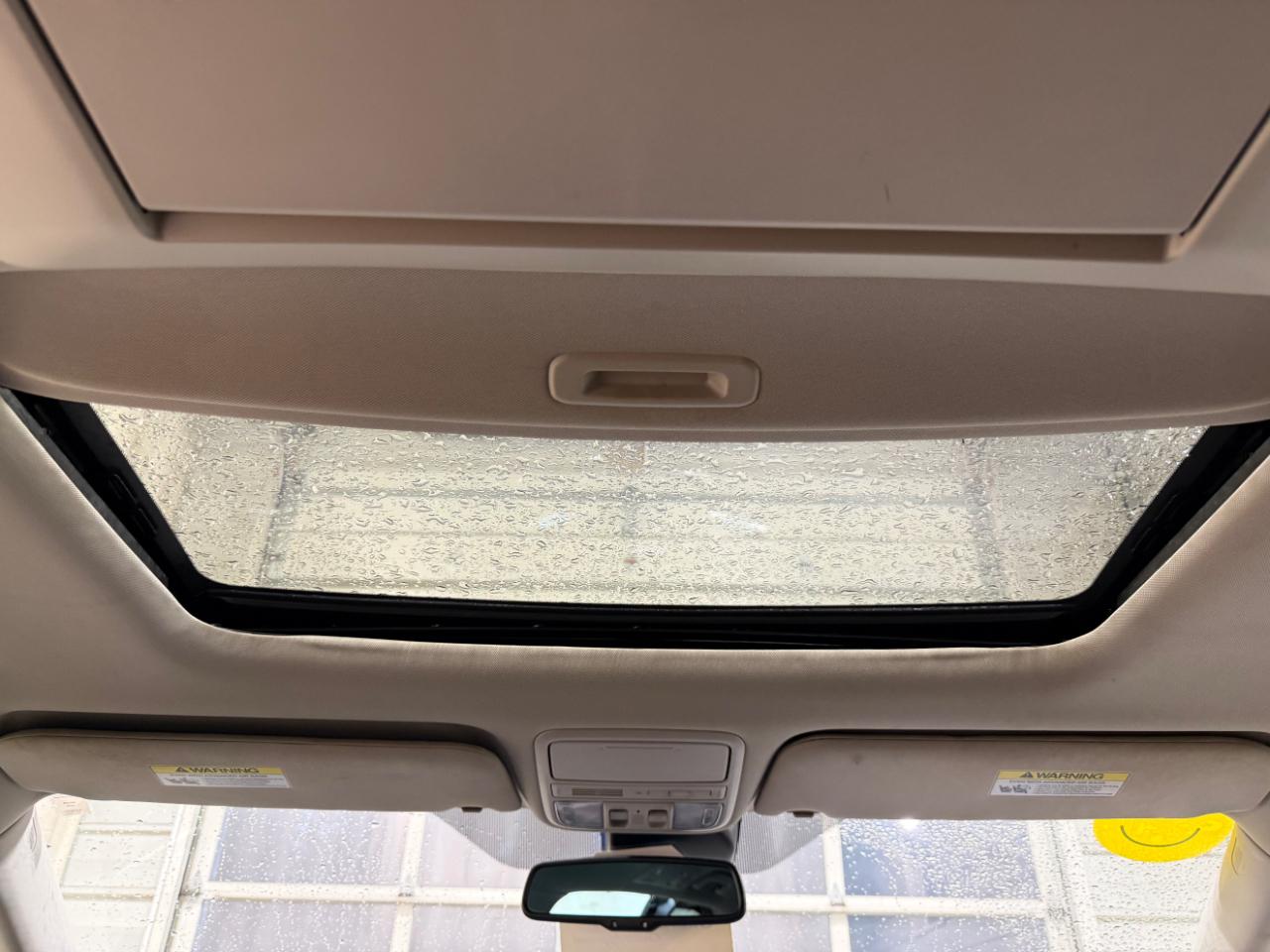 Honda Odyssey Touring w/ Nav System and DVD 2014