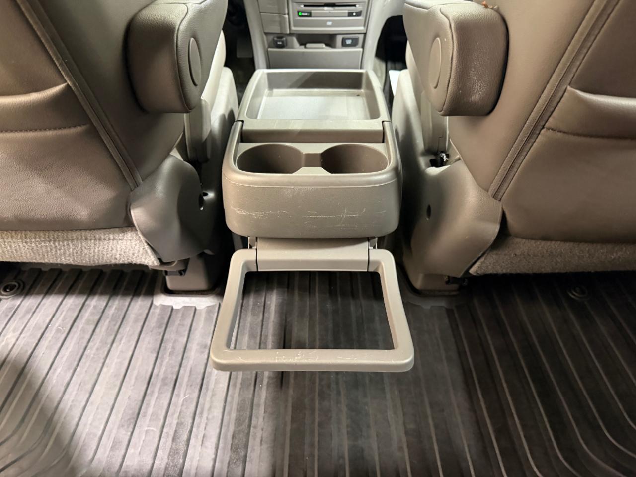 Honda Odyssey Touring w/ Nav System and DVD 2014