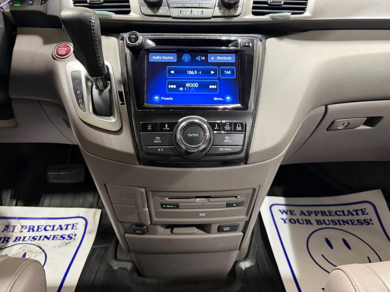 Honda Odyssey Touring w/ Nav System and DVD 2014