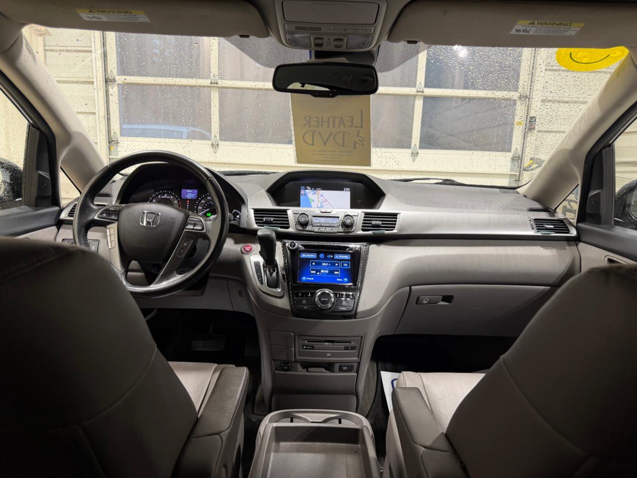 Honda Odyssey Touring w/ Nav System and DVD 2014