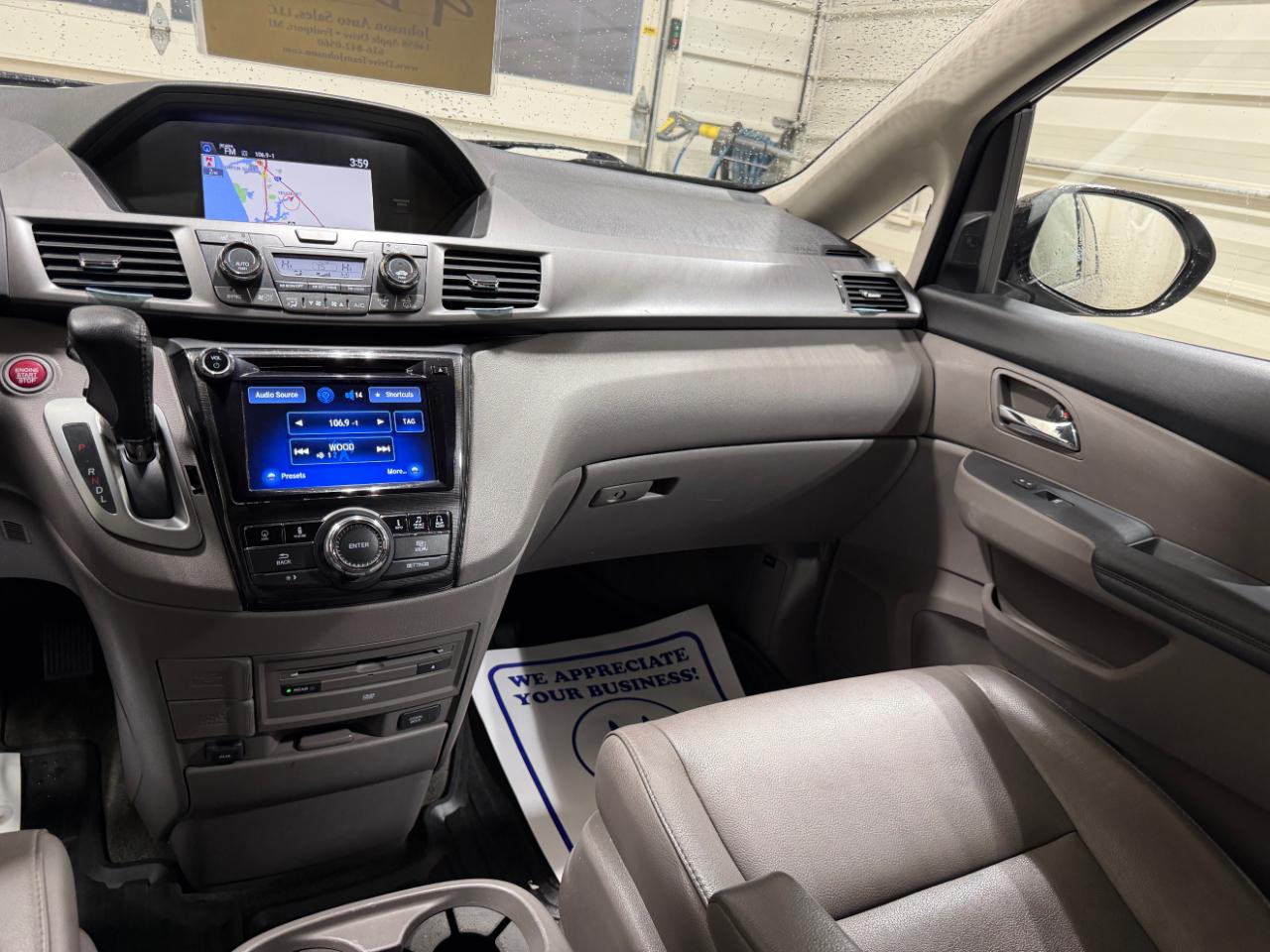 Honda Odyssey Touring w/ Nav System and DVD 2014