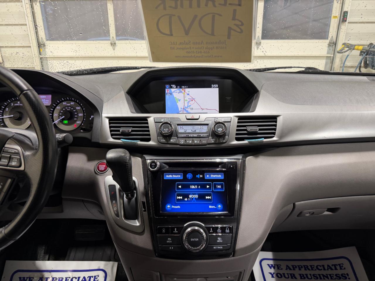Honda Odyssey Touring w/ Nav System and DVD 2014