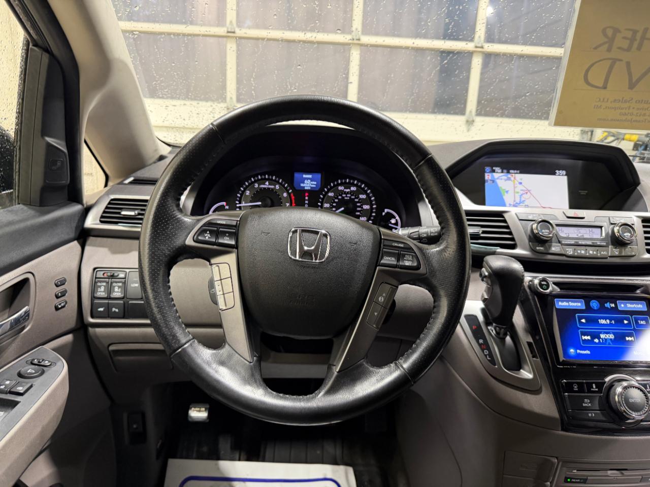 Honda Odyssey Touring w/ Nav System and DVD 2014