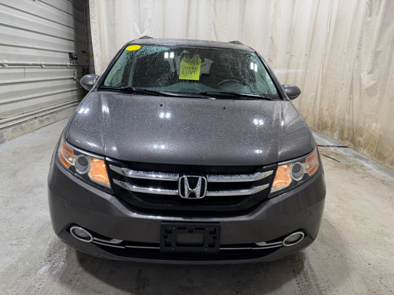 Honda Odyssey Touring w/ Nav System and DVD 2014