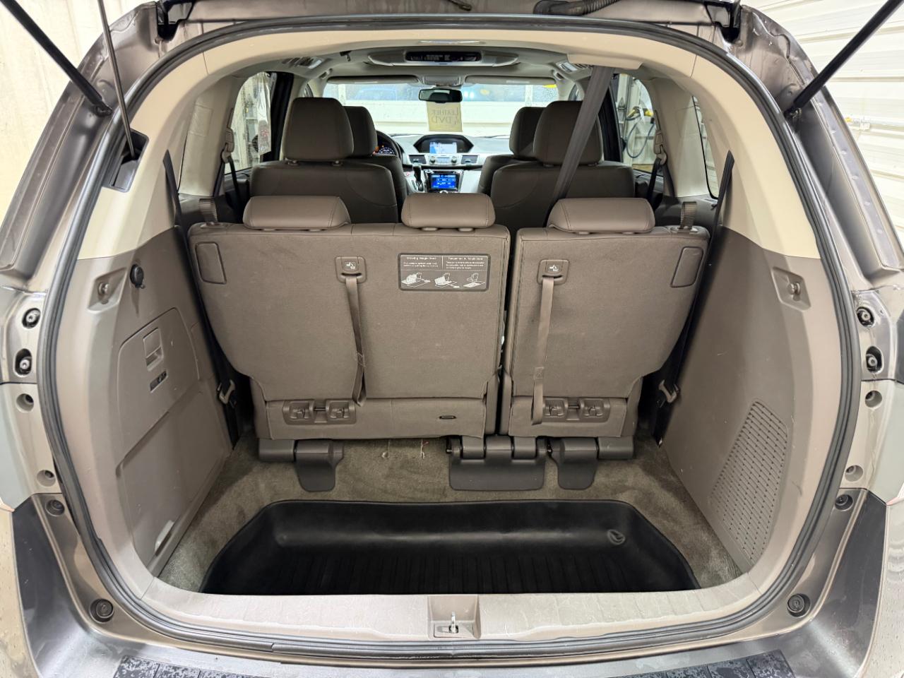 Honda Odyssey Touring w/ Nav System and DVD 2014
