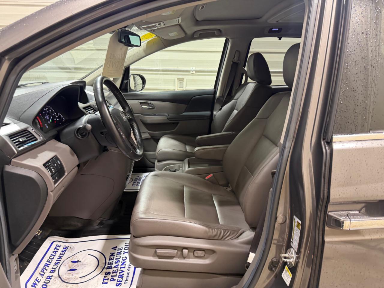 Honda Odyssey Touring w/ Nav System and DVD 2014