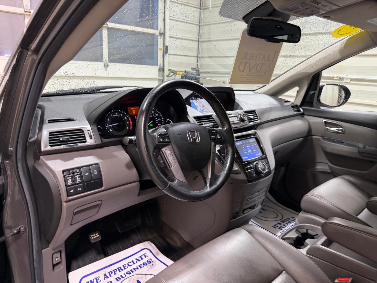 Honda Odyssey Touring w/ Nav System and DVD 2014