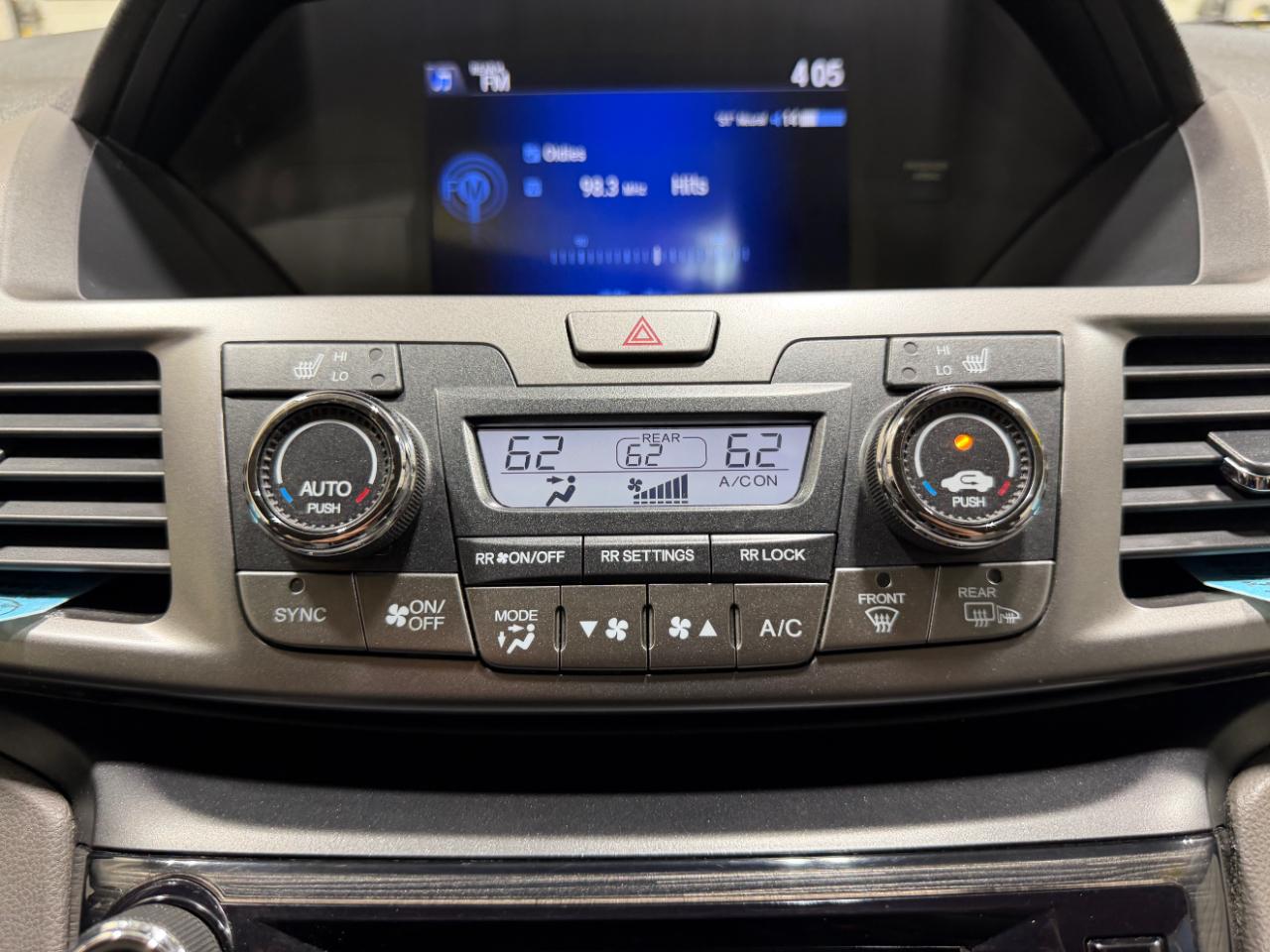 Honda Odyssey Touring w/ Nav System and DVD 2014