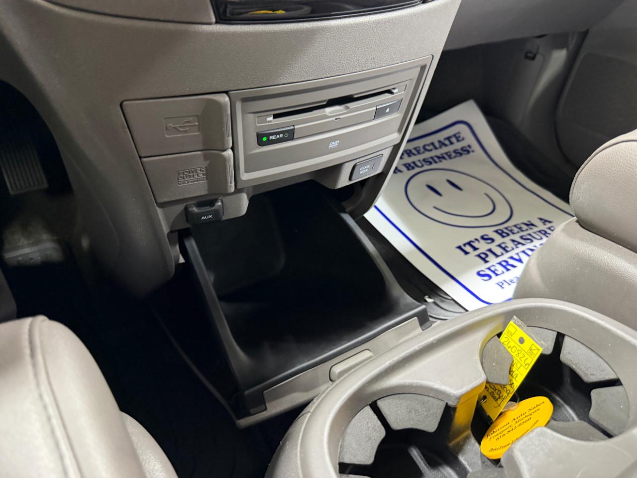 Honda Odyssey Touring w/ Nav System and DVD 2014