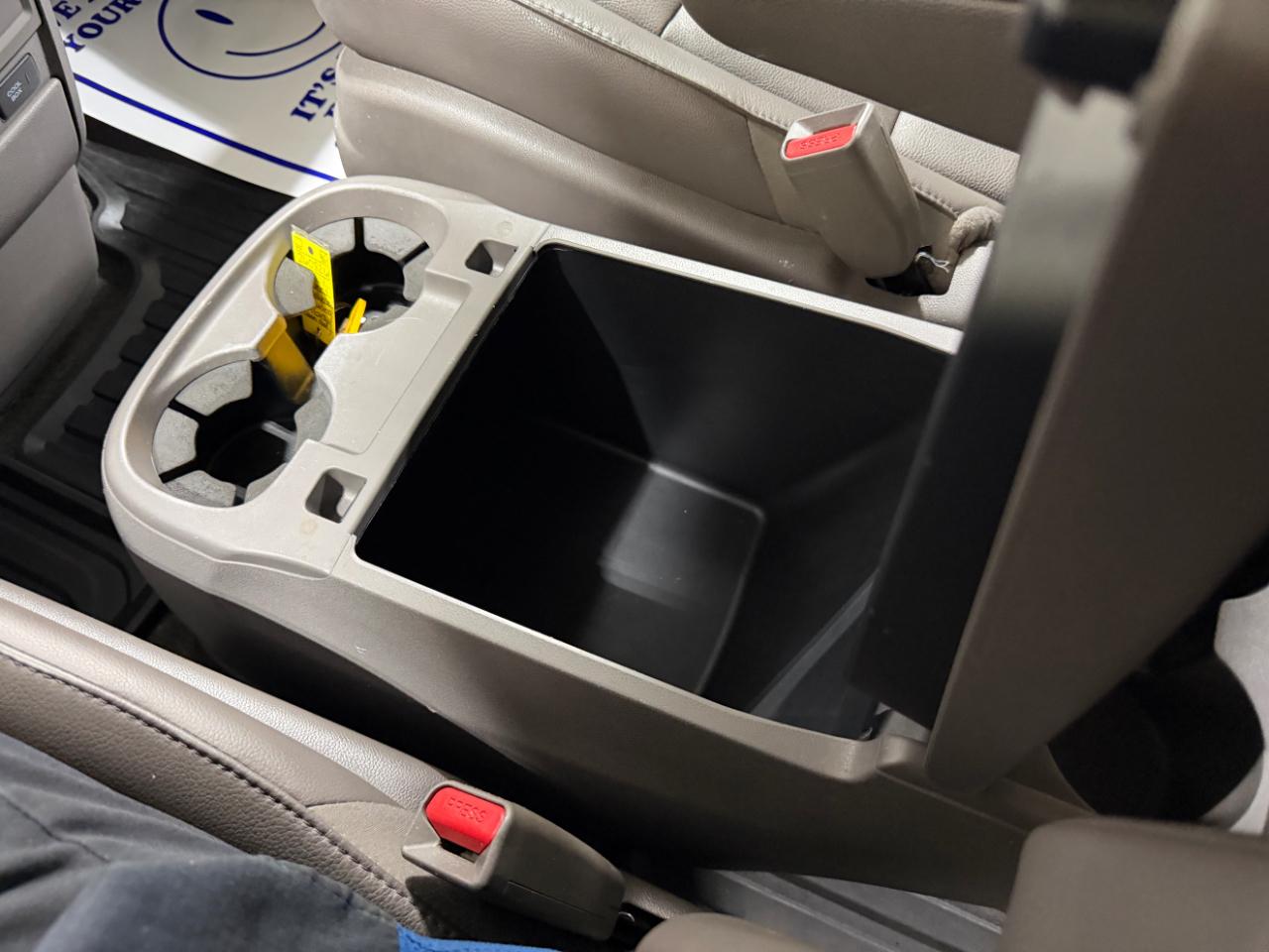 Honda Odyssey Touring w/ Nav System and DVD 2014