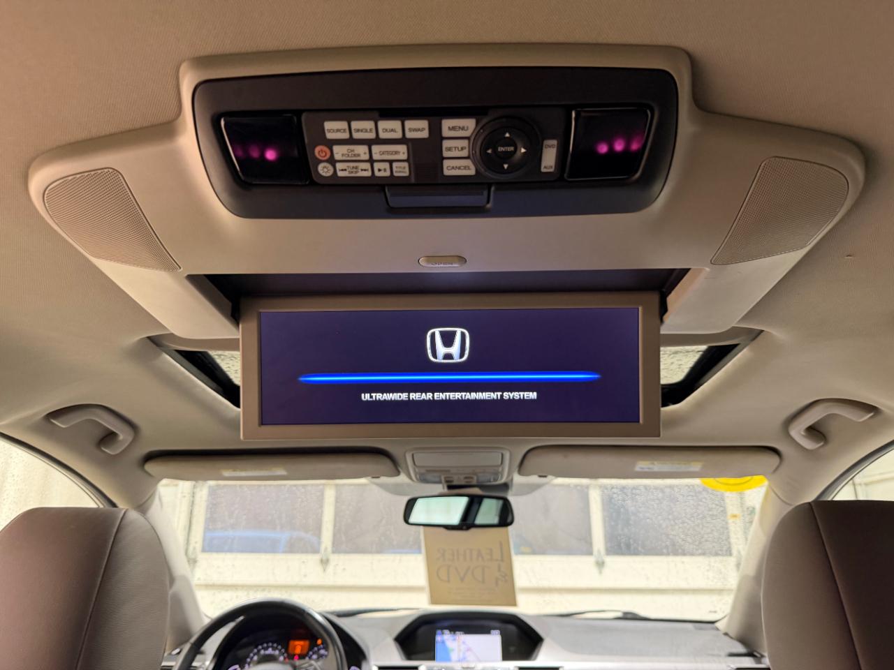 Honda Odyssey Touring w/ Nav System and DVD 2014