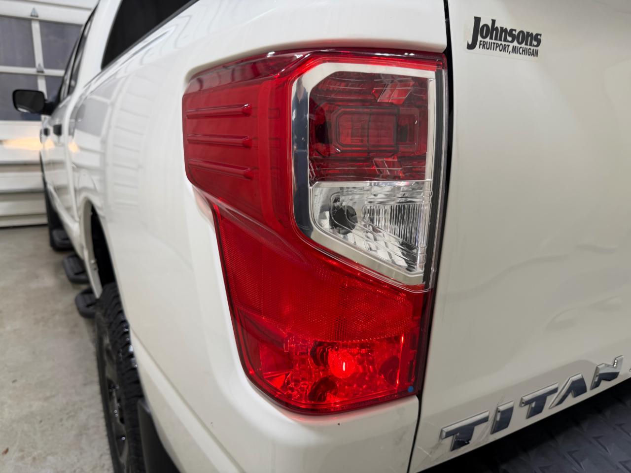 Nissan Titan XD 4x4 Crew Cab S 2023