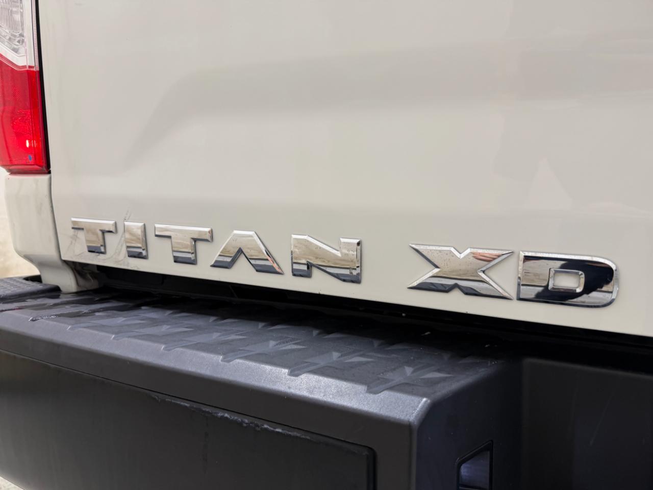Nissan Titan XD 4x4 Crew Cab S 2023