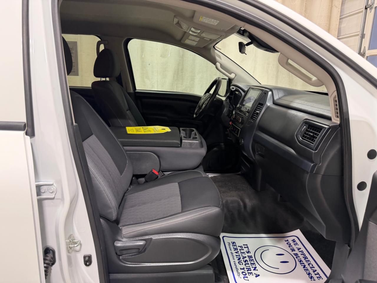Nissan Titan XD 4x4 Crew Cab S 2023