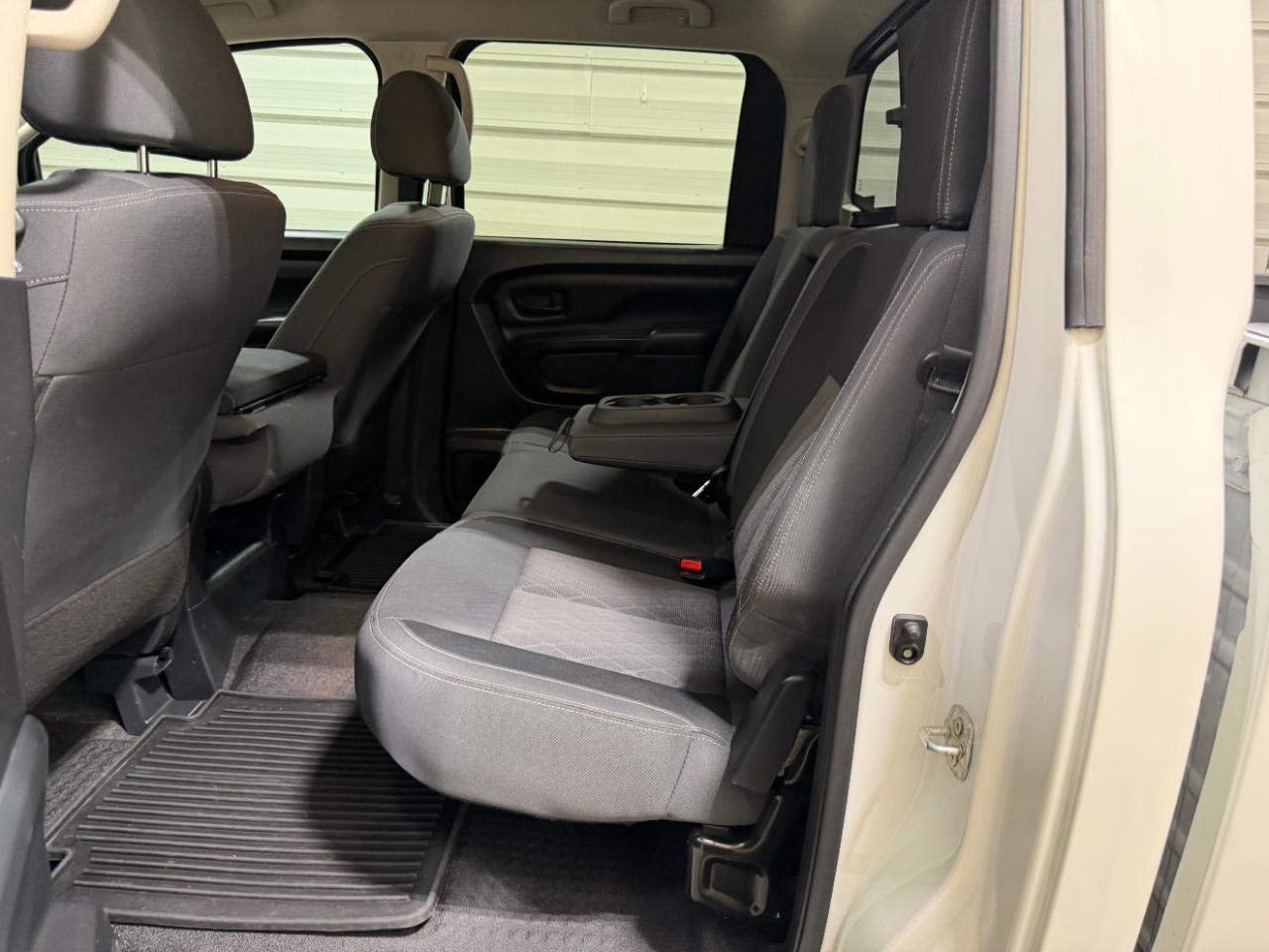 Nissan Titan XD 4x4 Crew Cab S 2023
