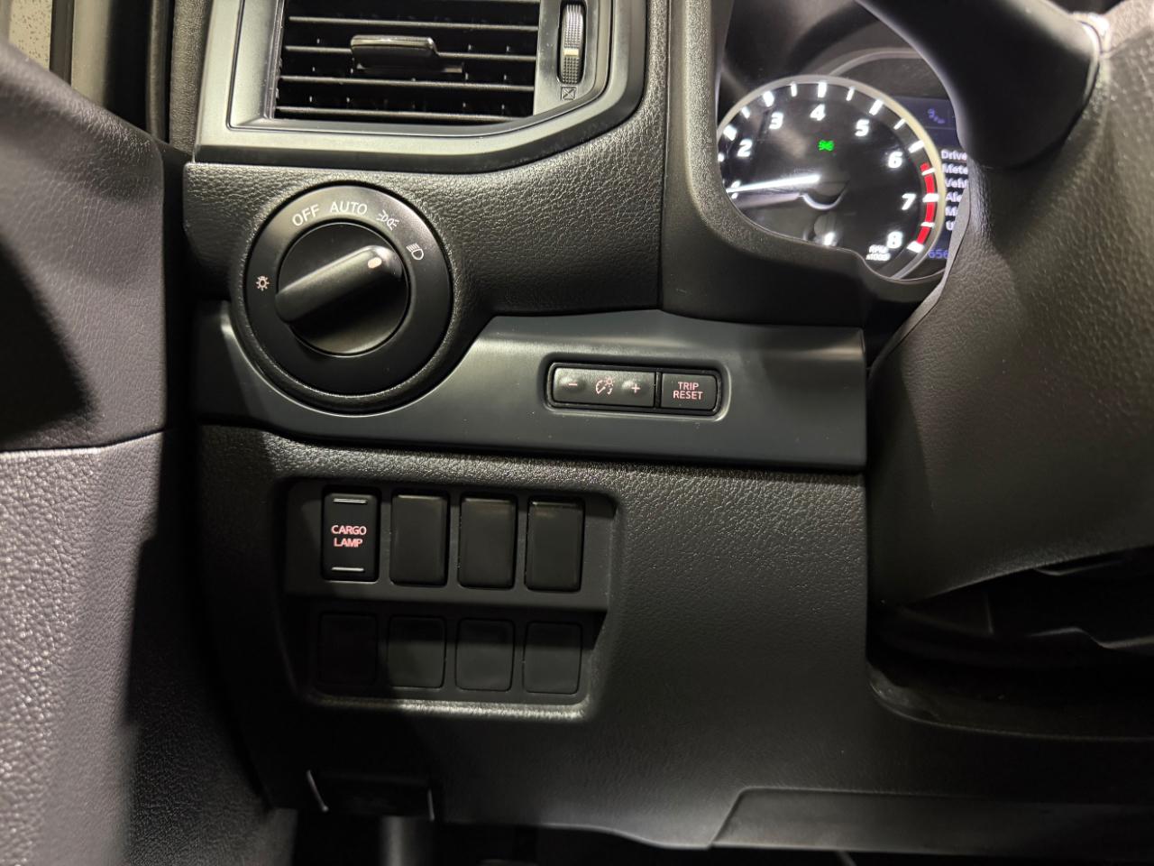 Nissan Titan XD 4x4 Crew Cab S 2023