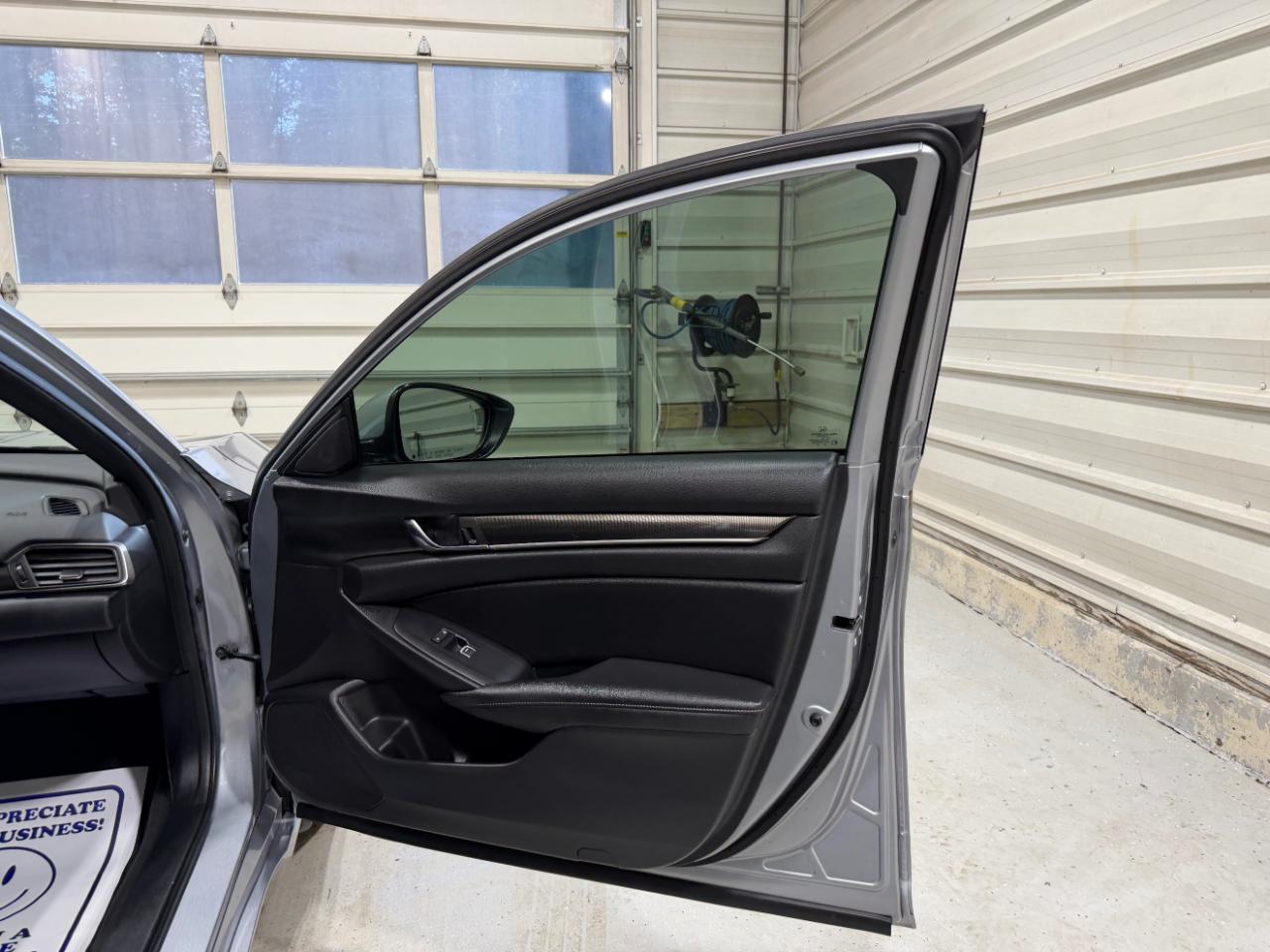 Honda Accord Sedan Sport 2.0T Auto 2019