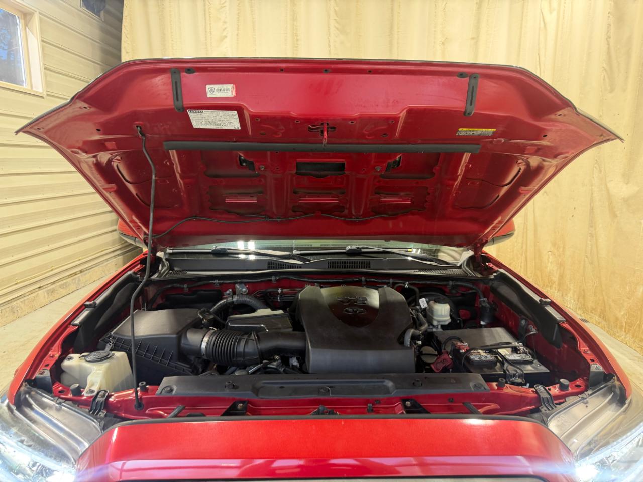 Toyota Tacoma TRD Sport Double Cab 5' Bed V6 4x4 AT (Natl) 2017