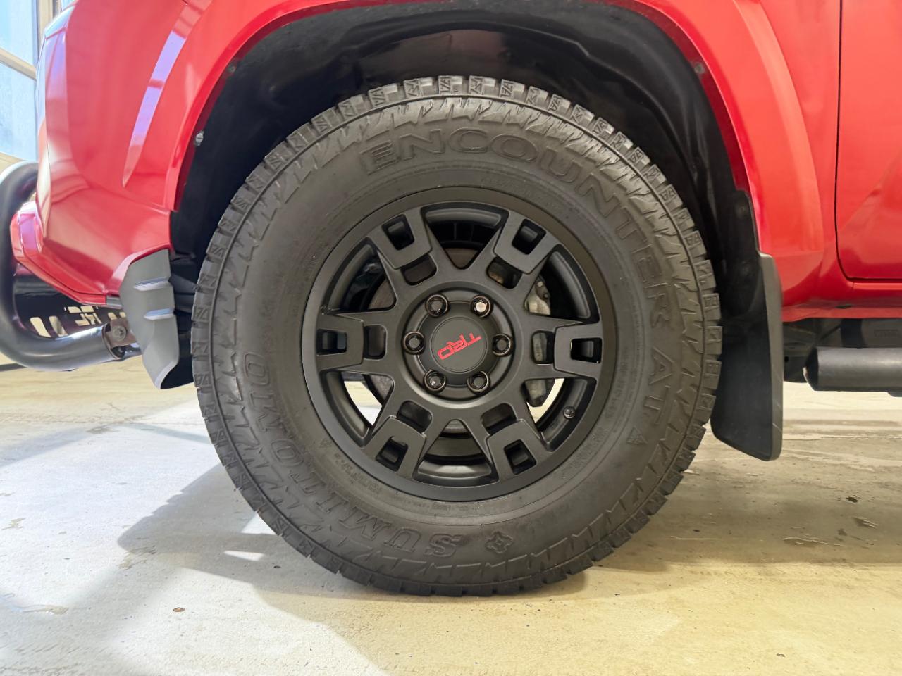Toyota Tacoma TRD Sport Double Cab 5' Bed V6 4x4 AT (Natl) 2017