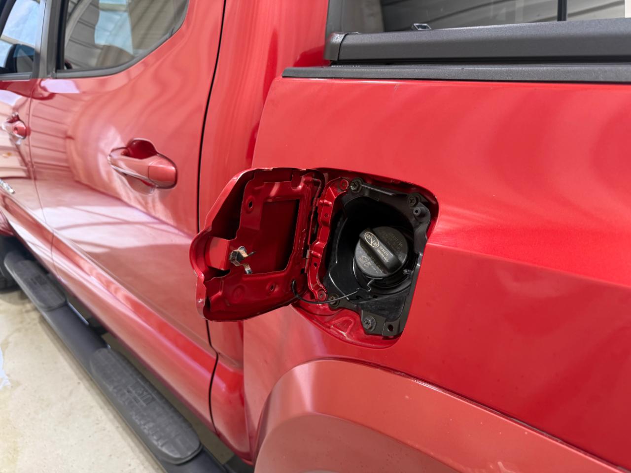 Toyota Tacoma TRD Sport Double Cab 5' Bed V6 4x4 AT (Natl) 2017