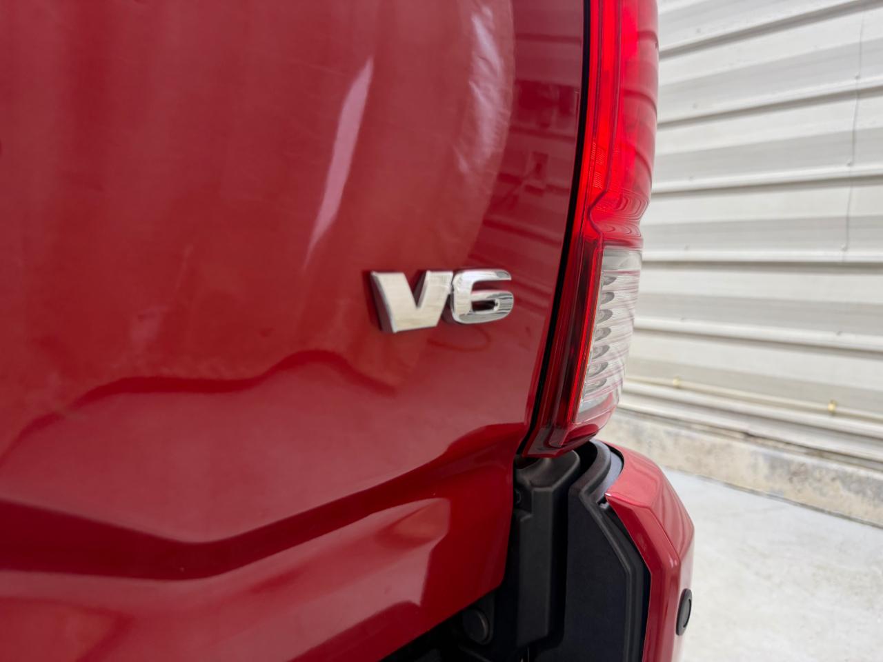 Toyota Tacoma TRD Sport Double Cab 5' Bed V6 4x4 AT (Natl) 2017