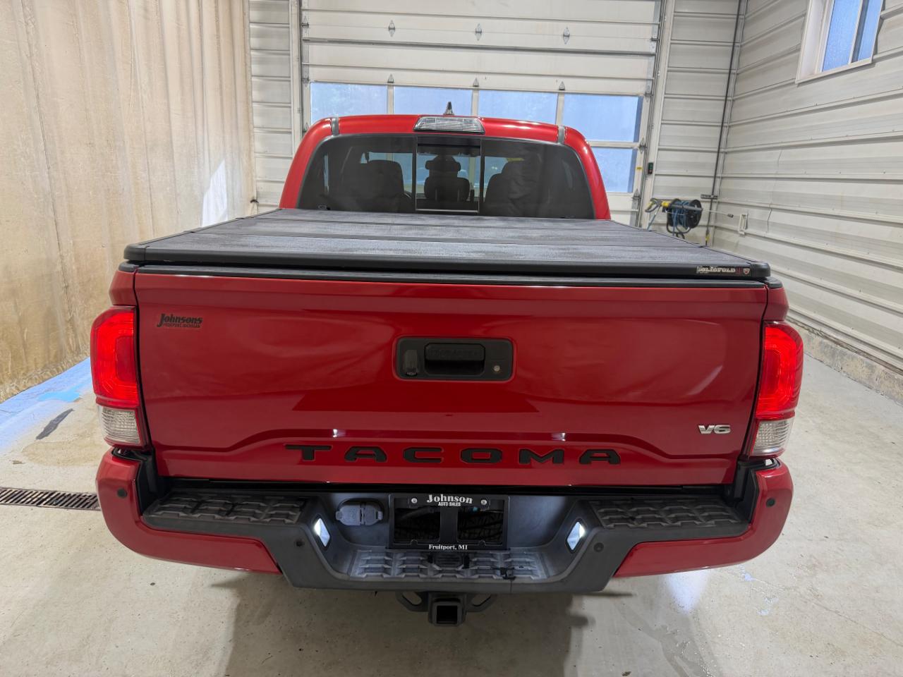 Toyota Tacoma TRD Sport Double Cab 5' Bed V6 4x4 AT (Natl) 2017