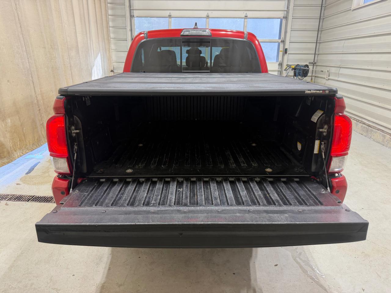 Toyota Tacoma TRD Sport Double Cab 5' Bed V6 4x4 AT (Natl) 2017
