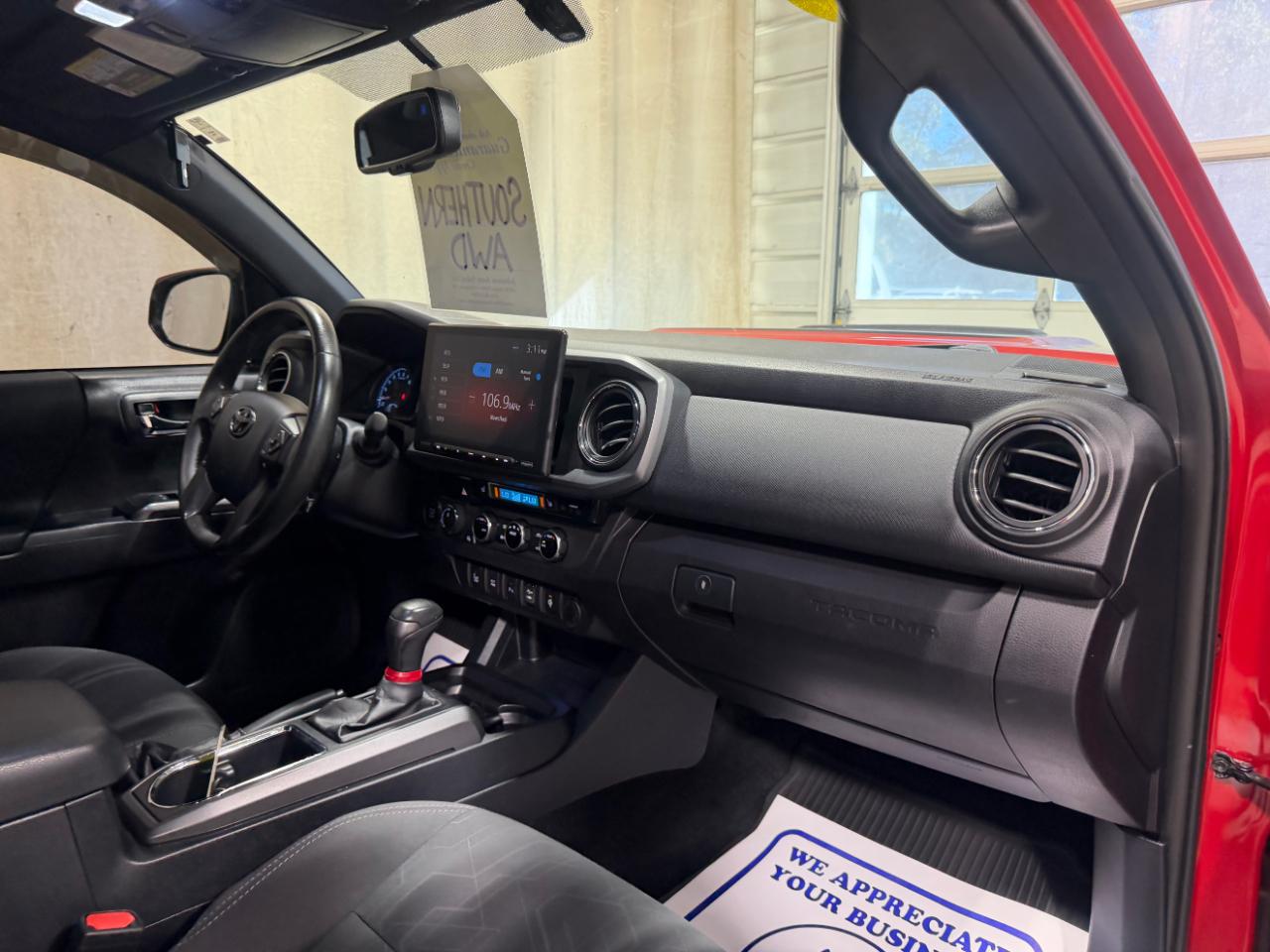Toyota Tacoma TRD Sport Double Cab 5' Bed V6 4x4 AT (Natl) 2017