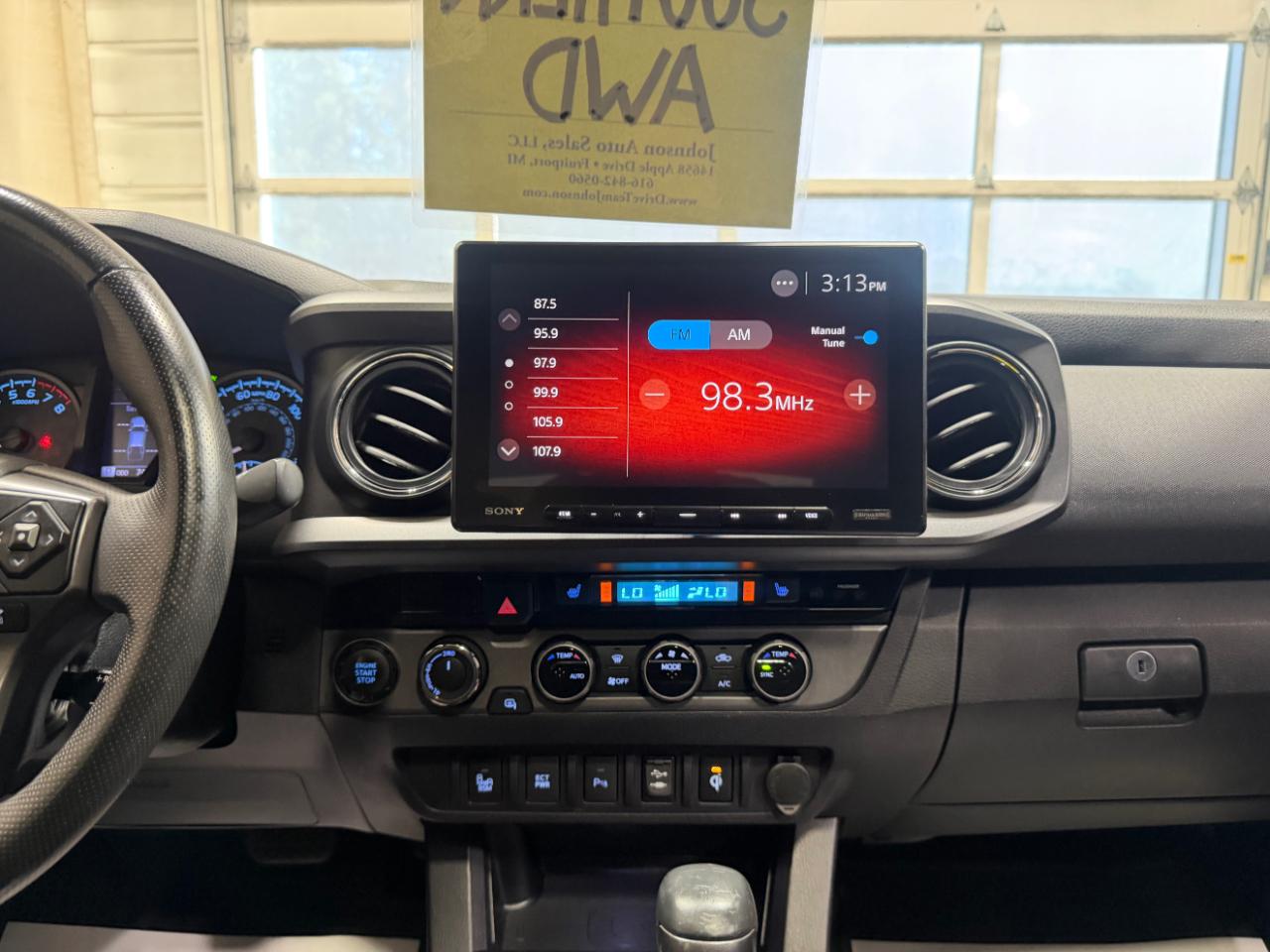 Toyota Tacoma TRD Sport Double Cab 5' Bed V6 4x4 AT (Natl) 2017