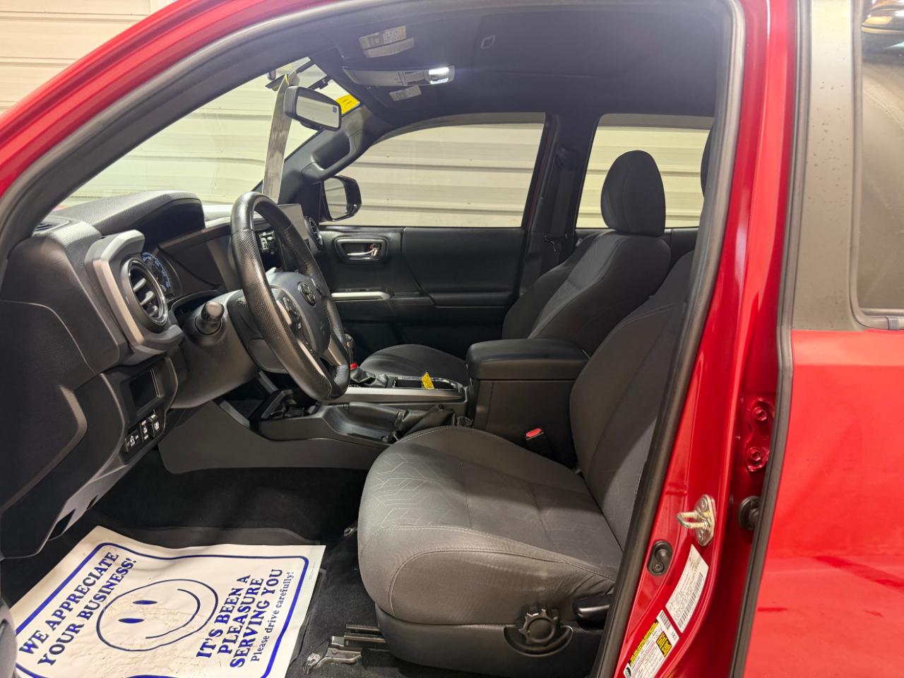 Toyota Tacoma TRD Sport Double Cab 5' Bed V6 4x4 AT (Natl) 2017